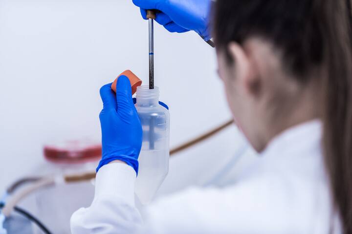 Women with Lab analysis