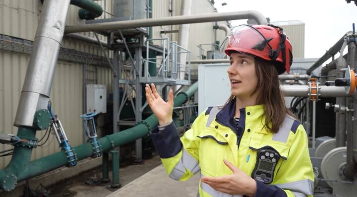 Attero employee at installation