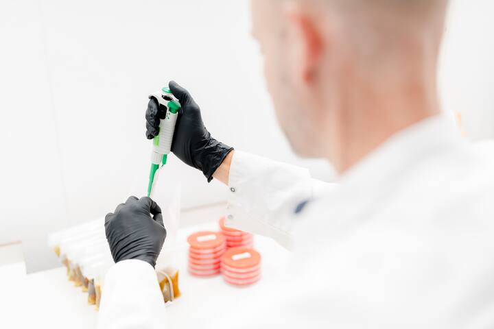 Man testing laboratory 